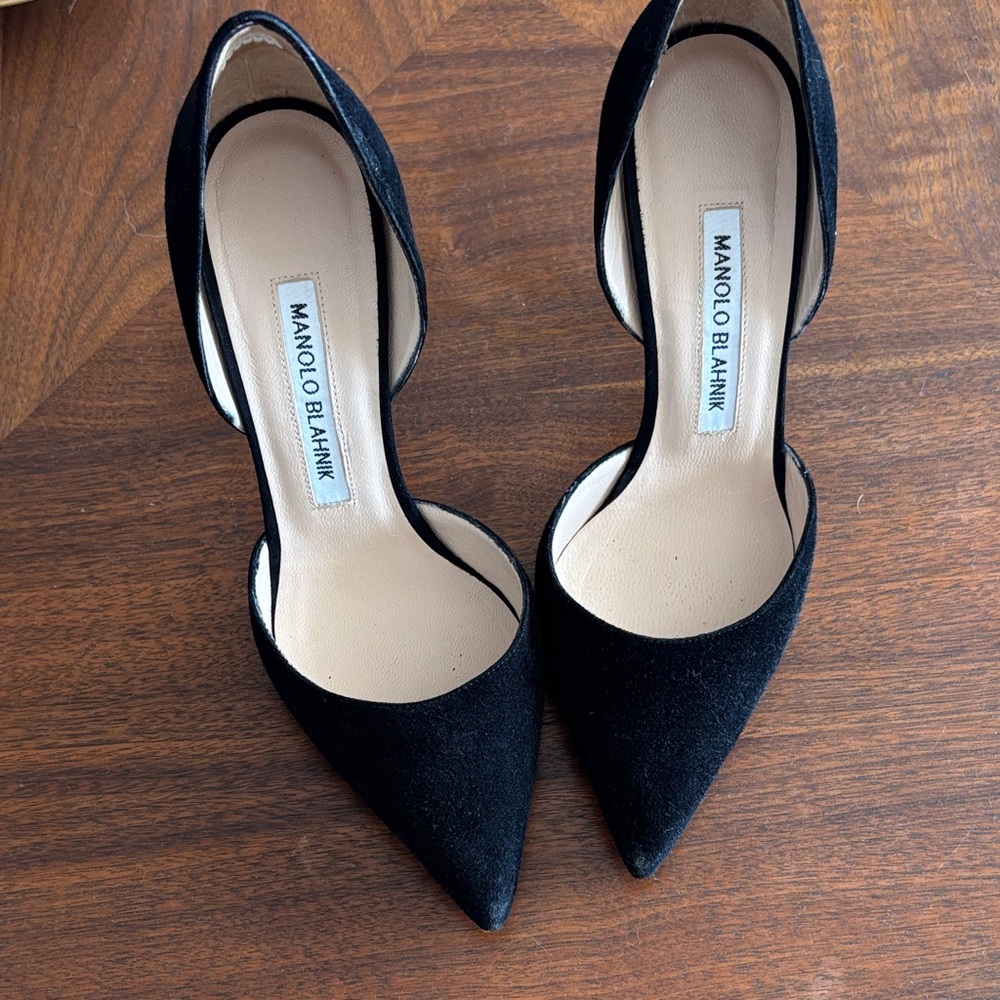 Manolo Blahnik Black D’Orsay Suede Heels - Picture 6 of 6